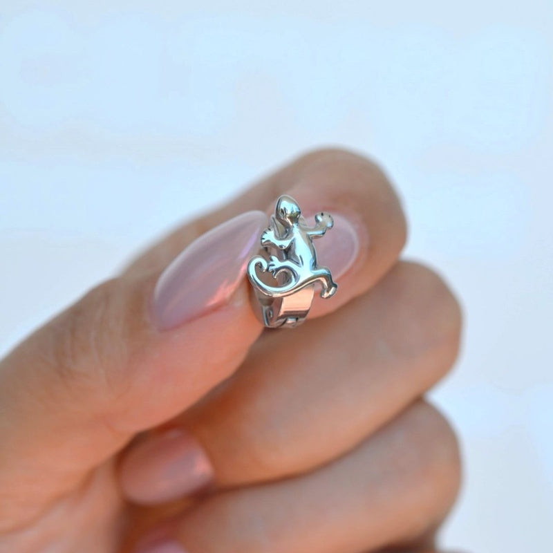 Lizard Figure Hoop Dangle Mens Earring Mens Earrings Huggie Antique Thumb Vintage Silver